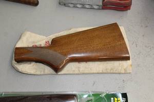 lot 1073A image: Gun Stock 12