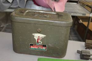 lot 1076 image: Scotsman Swivel Seat Shell Box