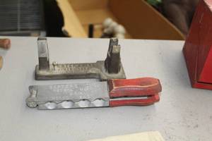 lot 1075 image: Lot of (2) Molds