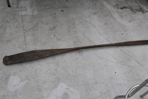 lot 1081 image: Wood Oar 69