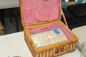 lot 1111 image: Picnic Basket
