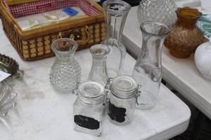 lot 1110 image: Lot of (6) Housewares - (4) Vases, (2) Lock-Top Jars