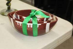 lot 1119 image: Football Serving Dish 3-piece Set