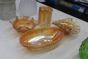 lot 1117 image: Lot of (4) Glass Decorative Housewares - Serving Bowls