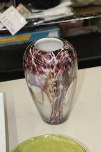 lot 1114 image: Vase