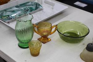 lot 1116 image: Lot of (4) Glass Decorative Housewares - Vases, Serving Bowls