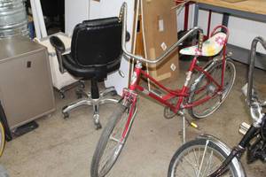 lot 1121 image: West Point 20 Girls Single-speed Street Bike 16 Red Frame