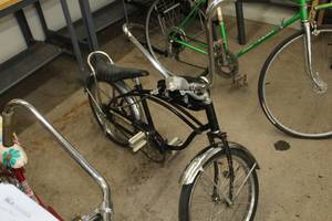 lot 1122 image: Renegade 16 Boys Single-speed Street Bike 15 Black Frame