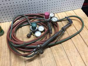 lot 27 image: WeldingCutting Torch - Smith - Aircon