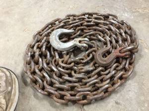lot 39 image: 12 Tow-Log Chain