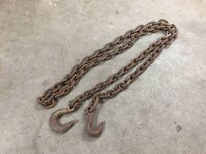 lot 40 image: 6 Chain With Hooks
