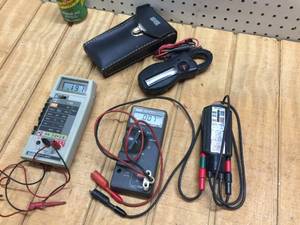 lot 44 image: Multimeters - Voltage Testers