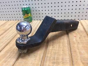 lot 48 image: 2 516 Ball Receiver Hitch