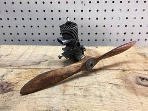 lot 70 image: Vintage RC Gas Airplane Engine