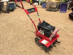 lot 5 image: Earthquake Badger Front Tine Tiller