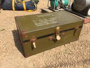 lot 89 image: Vintage Army Trunk