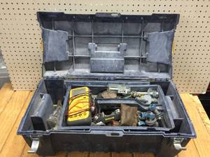 lot 115 image: Heavy Duty Irwin Toolbox With Contents