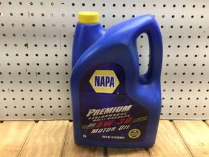 lot 121 image: 5 Qts NAPA 5W-30 Premium Performance Motor Oil
