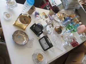 decor lot including several clocks,...