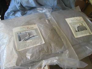 Bella Russo queen comforter and 2 q...