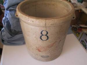 #8 red wing large crock, some crack...