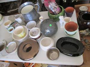large lot of planters (see photos )...