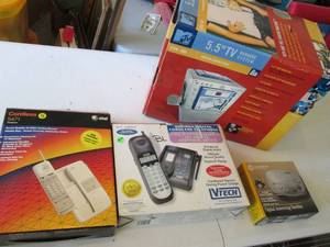 5.5tv karaoke system, 2 cordless p...