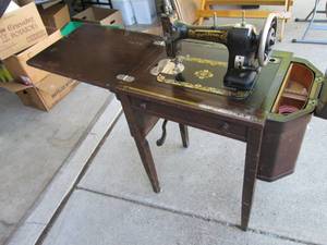 White rotary sewing machine with fo...