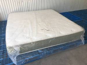 Brand New 12 Plush Firm King Mattress