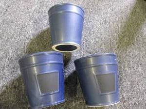 lot 79 image: 3 small pots for plants ...