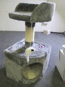 lot 93 image: cat tree ...