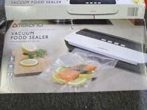 lot 100 image: 3 in 1 vacum food sealer powers on...