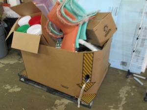 lot 141 image: palletgaylord of misc items please...