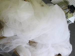 lot 176 image: bed mosquito netting ...