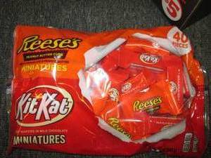lot 206 image: 1212oz bags of assorted kit kat an...