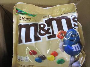 lot 234 image: 615.90 oz bags of M&ampM almond best ...