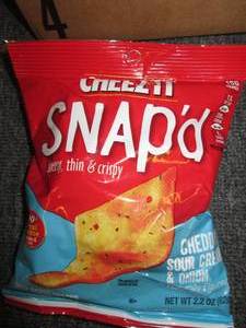 lot 275 image: 62.2oz bags of cheez it snapd ched...