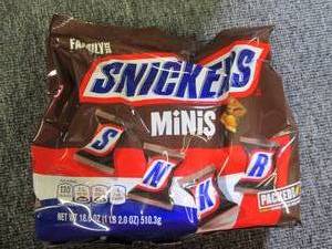 lot 283 image: 41lb 2oz bags of snickers minis be...