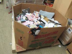 lot 399 image: palletgaylord of misc items please...