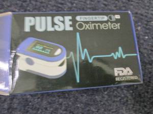 Evertone Fingertip Oximeter open bo...