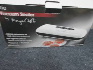 MegaChef Home Vacuum Sealer and Foo...