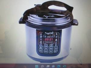 MegaChef 8 Quart Digital Pressure C...