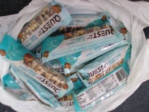 18 Quest Snack Bars...