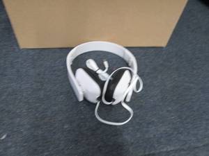 Case of 20 White Adjustable Head Ph...