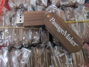 33 PassageMaker Promo Folding Woode...