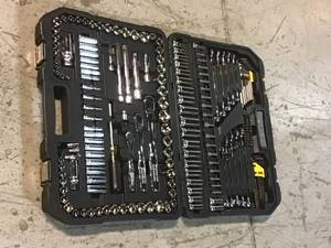 Mechanics Tool Set (205-Piece) by DEWALT Customer Returns See Pictures