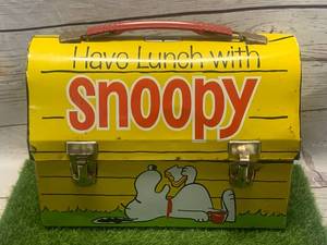 1968 SNOOPY METAL LUNCHBOX