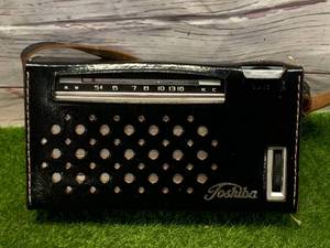 VINTAGE TOSHIBA 8 TRANSISTOR RADIO FROM JAPAN