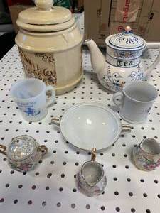 VINTAGE DISH LOT