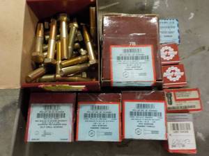lot 160 image: Various Sizes of Screws...